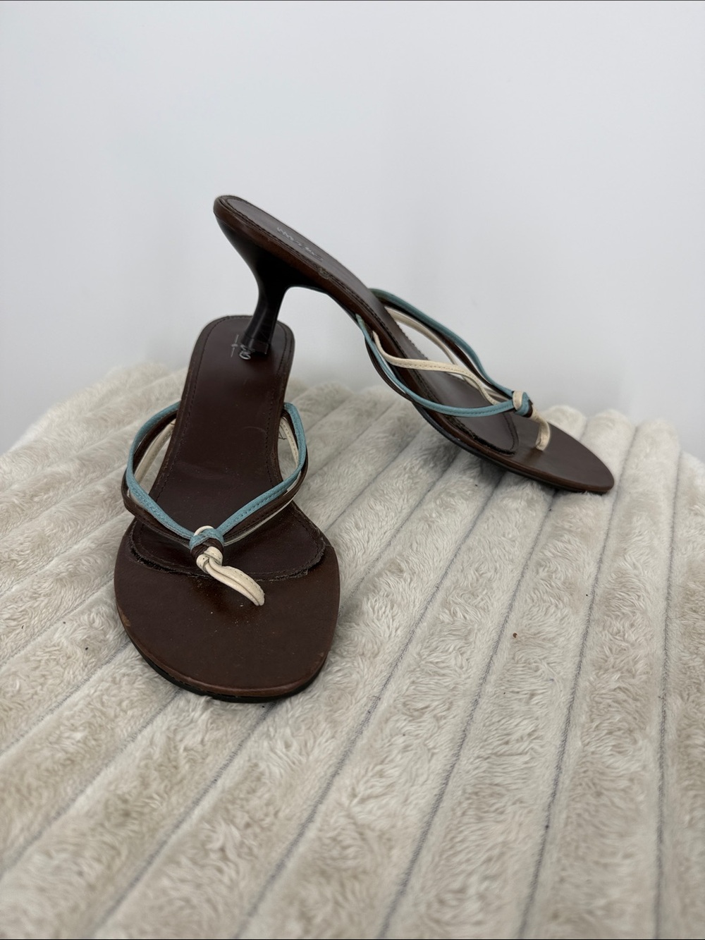 Vtg Y2K Mossimo Women’s Brown Leather Kitten Heel Sandals size 11